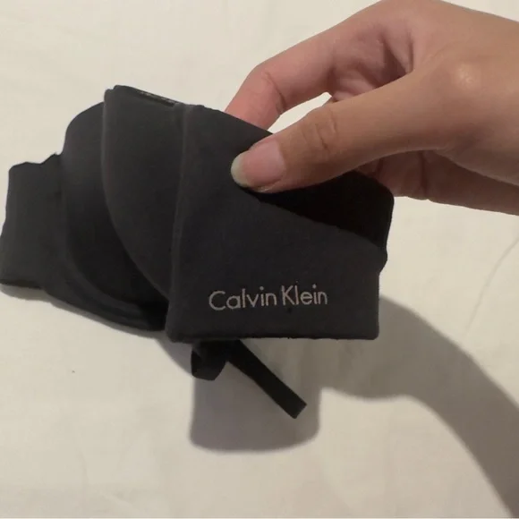 NWOT Calvin Klein Strapless Push Up Bra Detachable Straps Size 34A Black - Picture 4 of 14